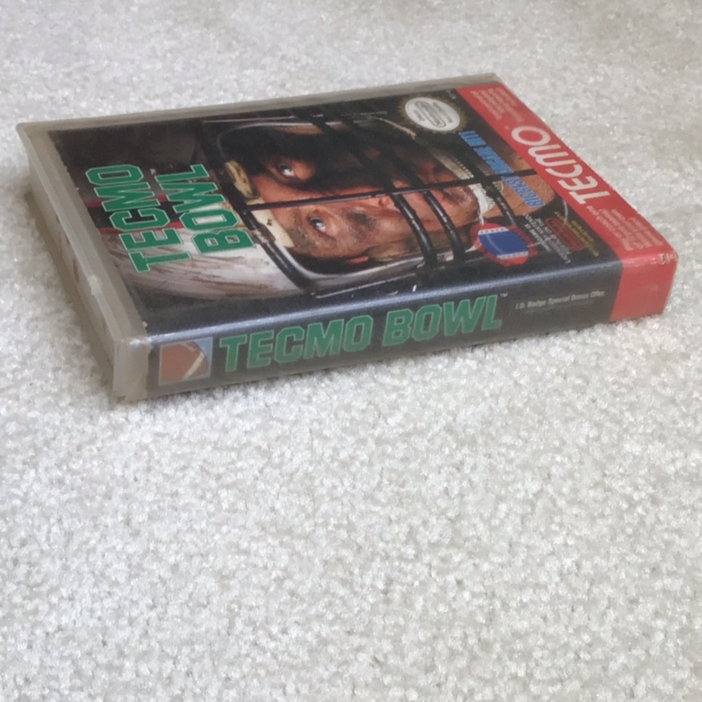 Vintage Tecmo Bowl Nintendo NES Video Game, 1989 - Picture 2 of 10